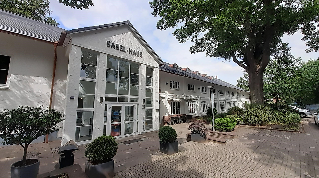 Sasel-Haus-Front-saniert(c)Sasel Haus