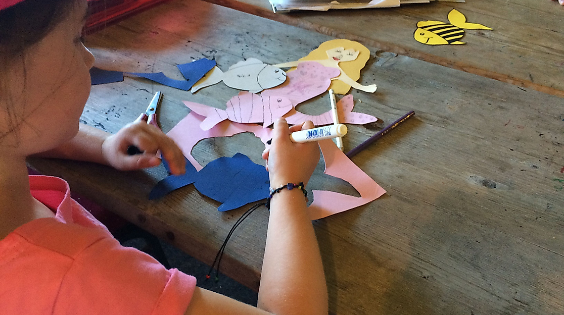 Kreativ Studio - Piratenschiffe und Meerjungfrauen basteln