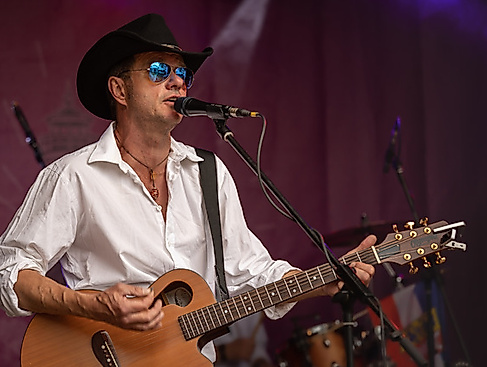 Osterfesttage - Livemusik mit  Santa Listen