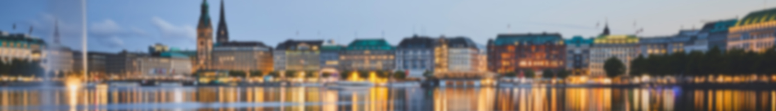 Binnenalster mit Blick auf Hamburg, Nachtaufnahme