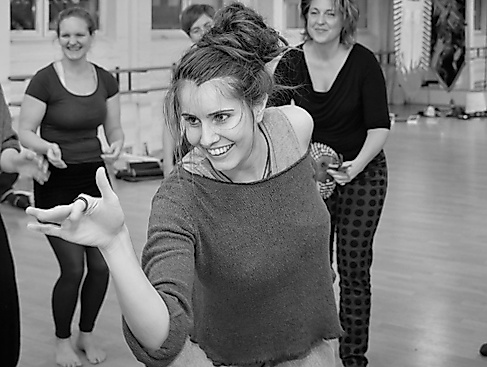 Tanzworkshop_Schwarzweiß_Gruppe (1)