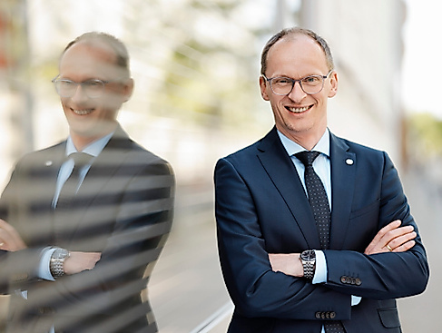Henri_Schmidt_MdB_Foto_Tobias_Koch-4-scaled