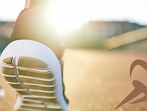 Laufschuh im Sonnenlicht