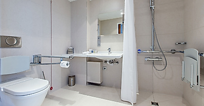 Diabled bathroom Radisson Blu Hotel Hamburg Dammtor