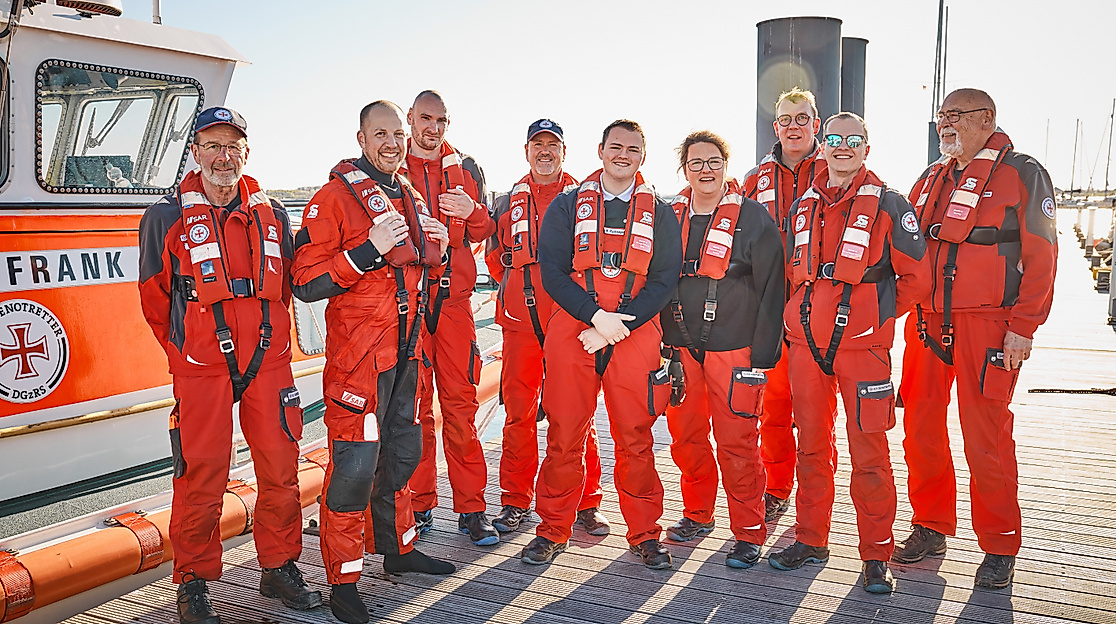 Ein Teil der freiwilligen Besatzung Station Fehmarn