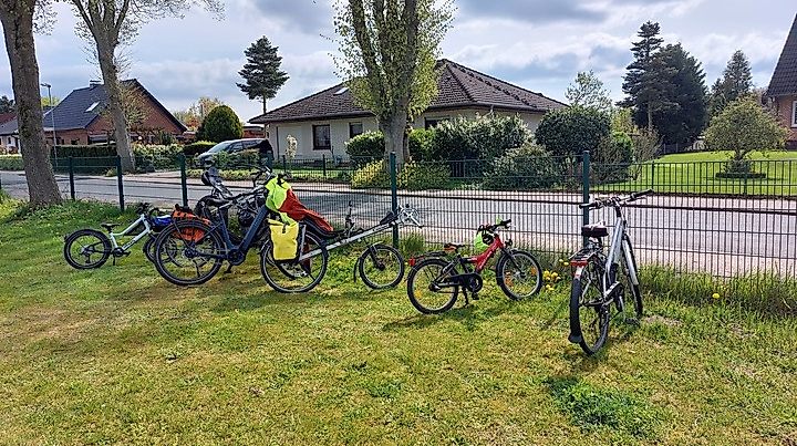 Familienradtour zum Spielplatz in Witzeeze