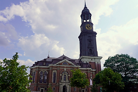 Wahrzeichen St. Michaelis Kirche