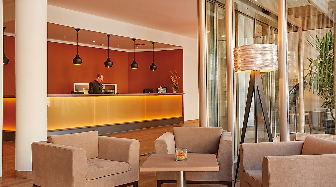 H4 Hotel Hamburg Bergedorf: Lobby