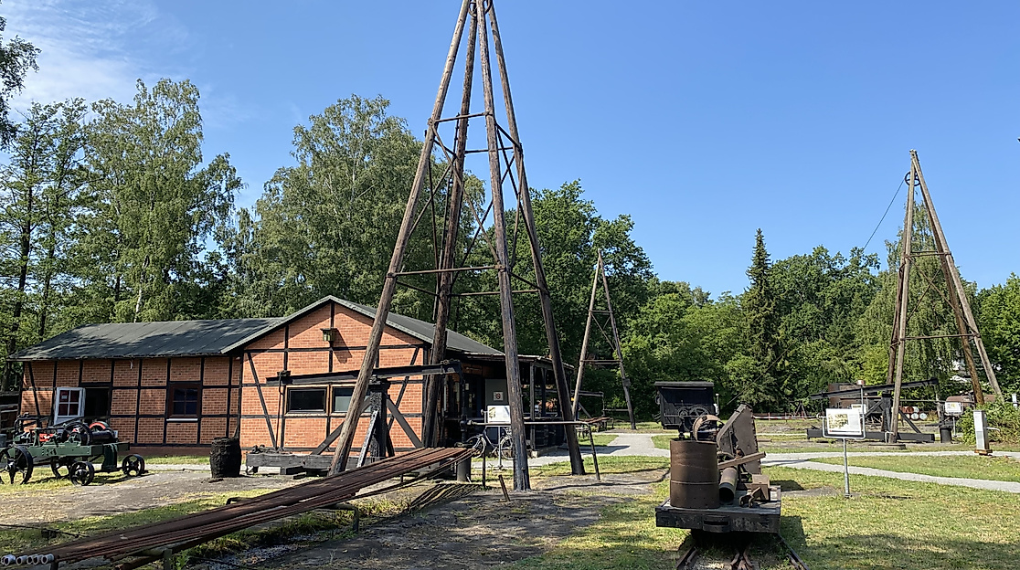 Außengelände des Deutschen Erdölmuseums