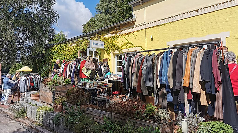 Frauenklamottenflohmarkt (Teaser)