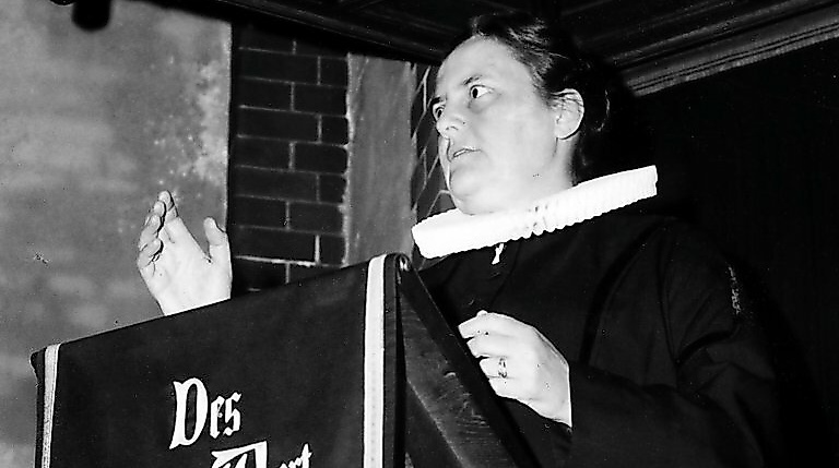 FrauenLeben - FrauenSpuren | Elisabeth Haseloff - »Herr Pastor ist eine Frau!«