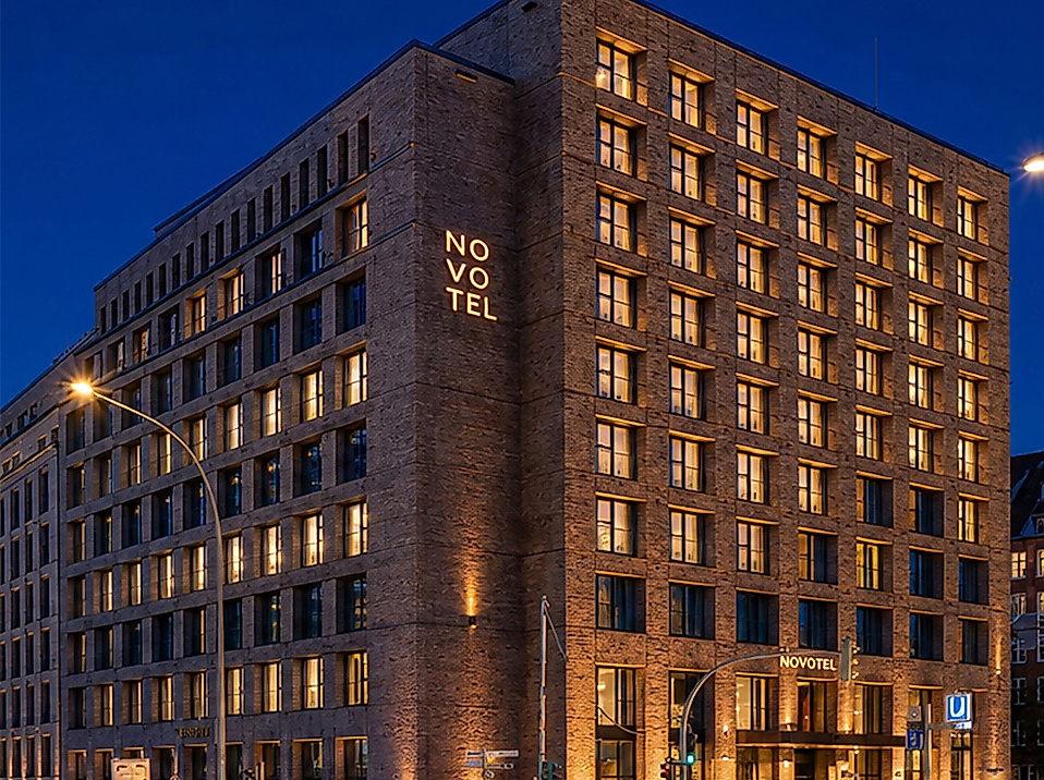 Fassade der Außenansicht Novotel Hamburg City