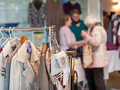 Indoorflohmarkt/ alle Stände sind vergeben, nur noch Warteliste