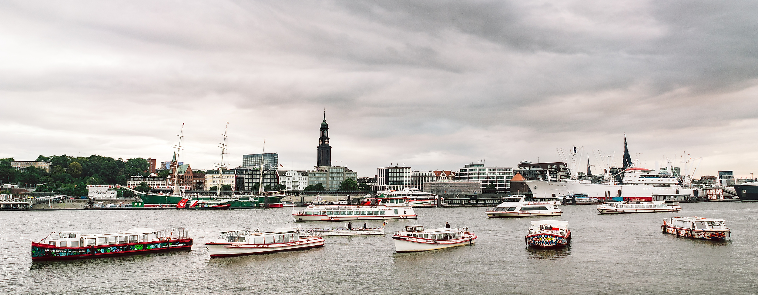 barkassen-meyer-flotte_c-stephan-bestmann-1
