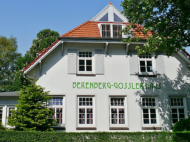 Front view community center Niendorf