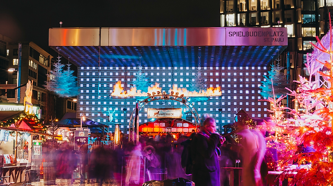 Bühne auf dem Santa Pauli Weihnachtsmarkt