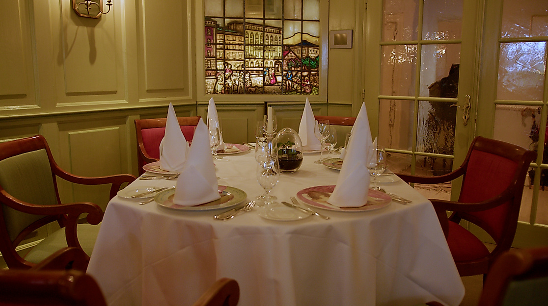 gedeckter Tisch im Restaurant Landhaus Scherrer