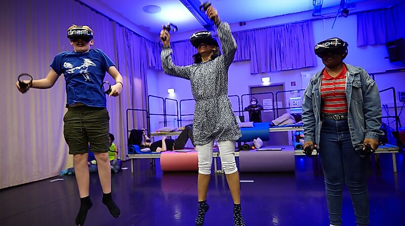 DANCE MACHINES - Regina Rossi - ab 11 Jahre - Hamburger Kindertheater ...