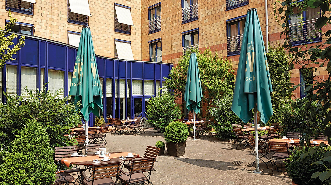 H4 Hotel Hamburg Bergedorf: Terrasse