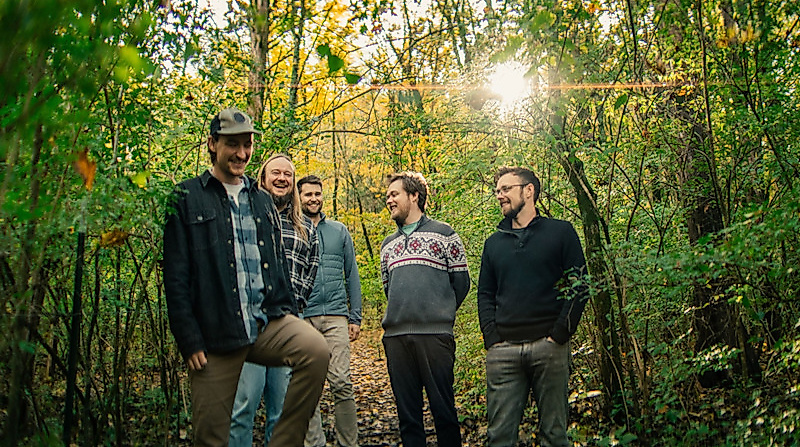 TOPHOUSE - Support: Raynes