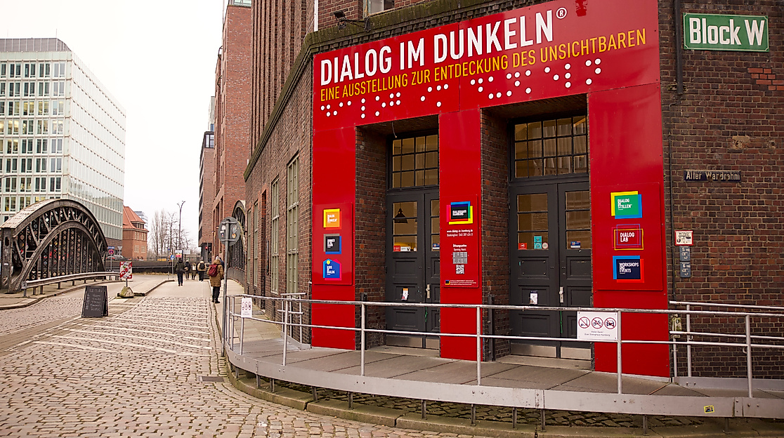 Dialog im Dunkeln Bild 6