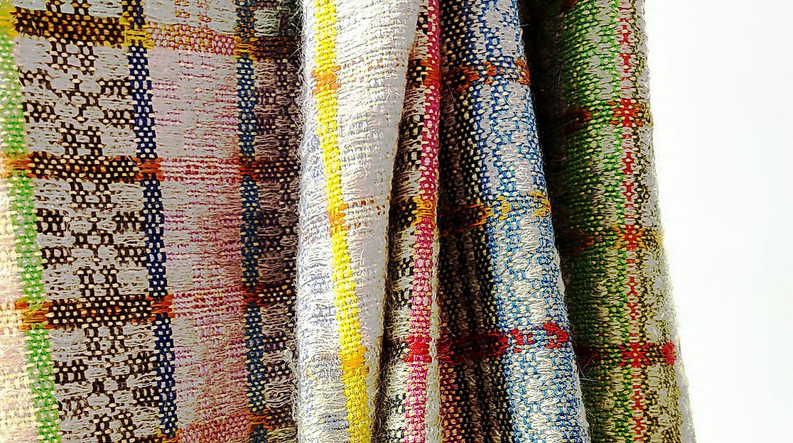 Handgewebt - gemusterte Decke von Dagmar Hawener