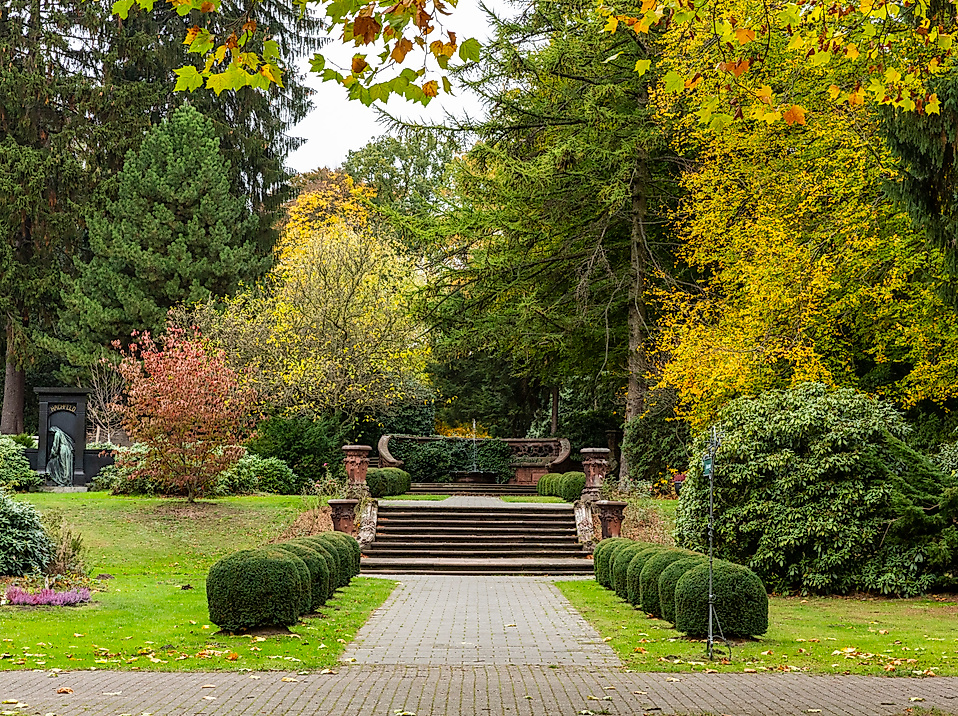 lee_maas_timo_sommer_hamburger_norden_friedhof_ohlsdorf_3000px_argb_330