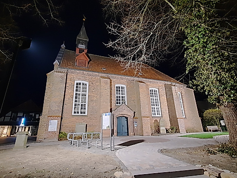Himmelpforten St. Marien Kirche bei Nacht CR Kirchengemeinde Himmelpforten