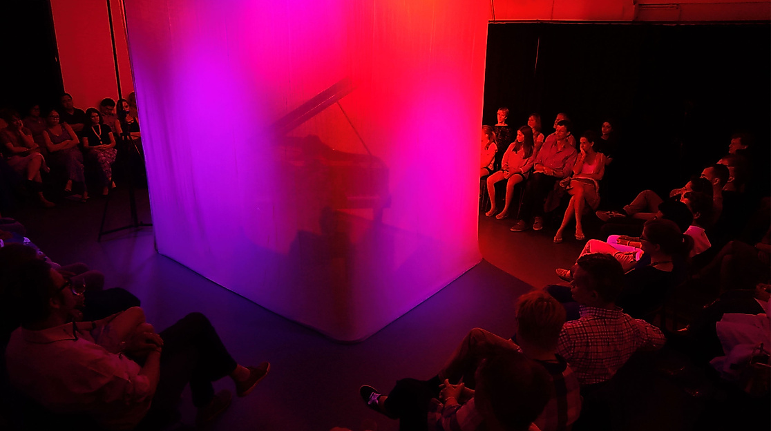 poi-tonali-tonali-festival-im-tonali-saal-web-2500x1500