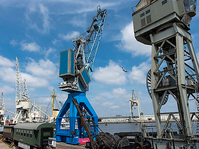 Bungee Jumping Hafenkran
