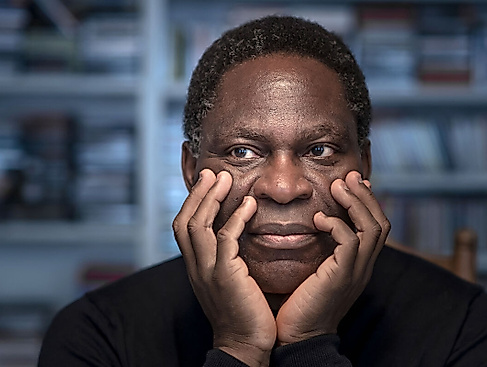 charles-uzor-foto-canonica-1200x