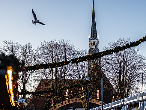 Verkaufsoffener Sonntag zur Eisbahn in Heide