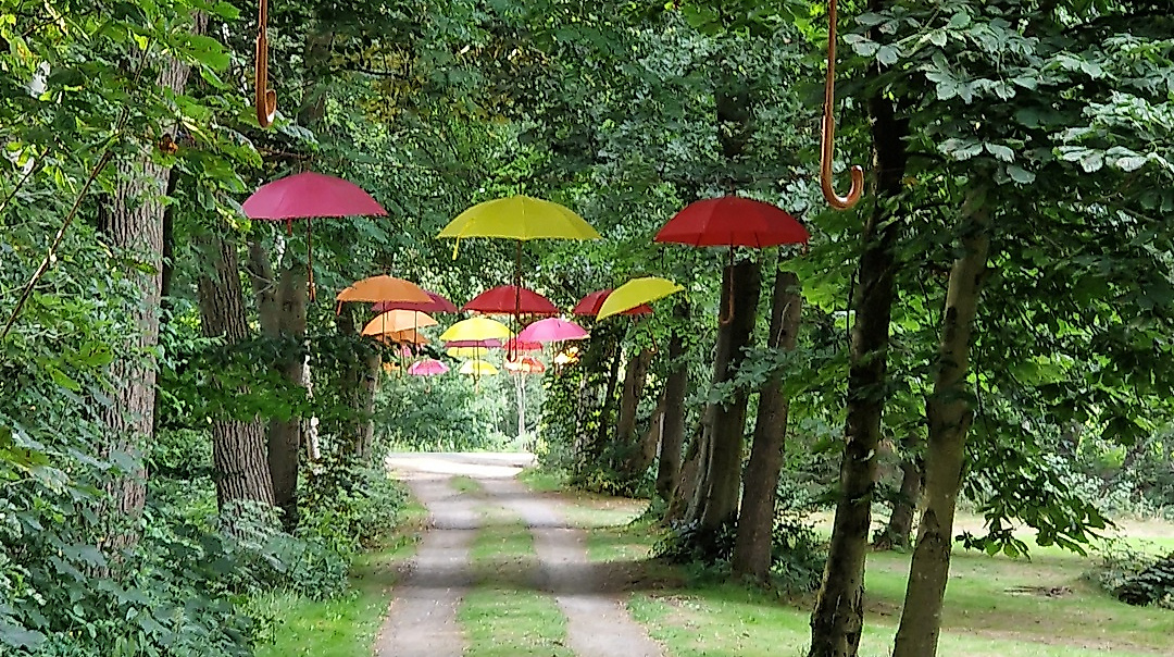 Regenschirme_kleine_Galerie_am-Moor