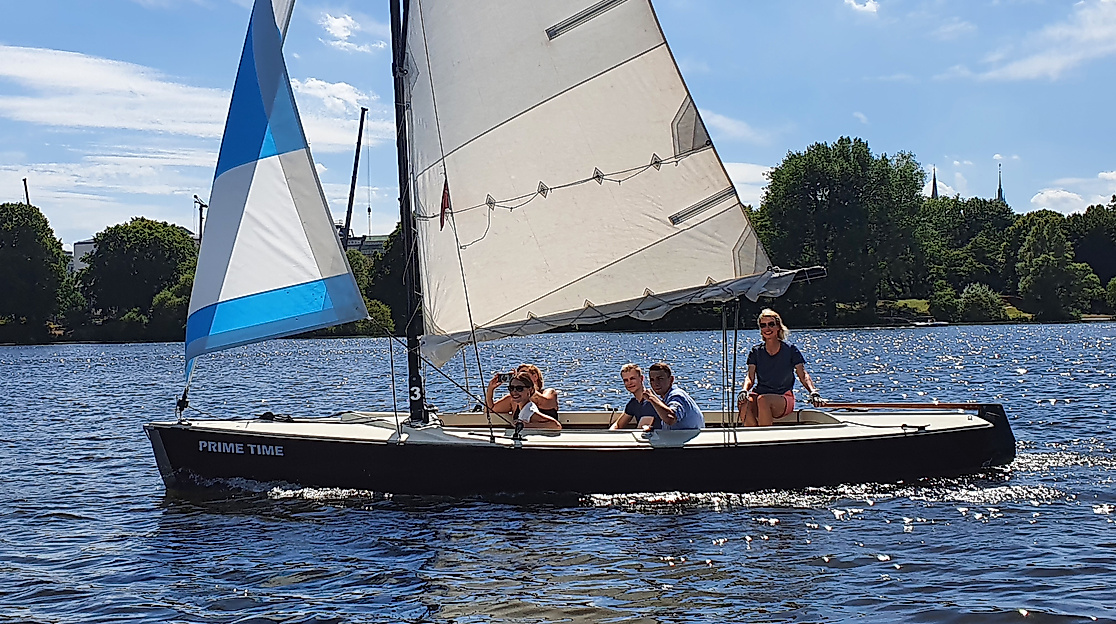 Hamburg City Sailing 1