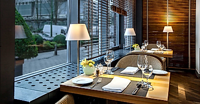 marleys-restaurant_innen-mit-blick-nach-draussen_c-2020_madison-hotel-gmbh