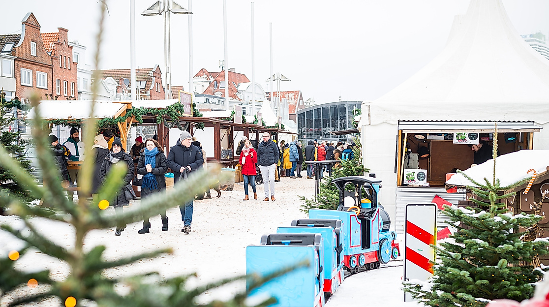 Weihnachtsmarkt Travemünde - Schiff Ahoi