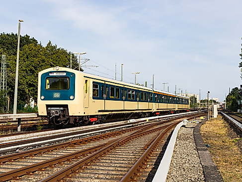 Museumszug 472 062 (Baujahr 1984) in Neugraben