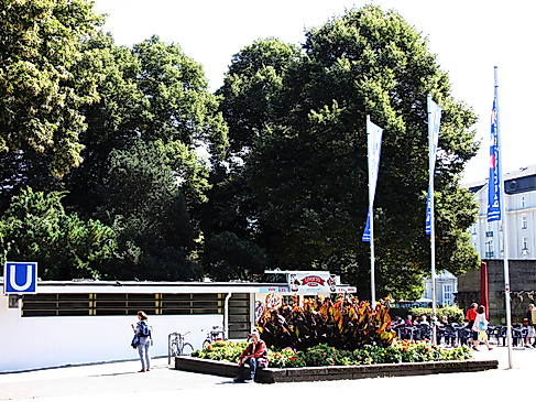 Treffpunkt: Planten un Blomen (Eingang Stephansplatz)