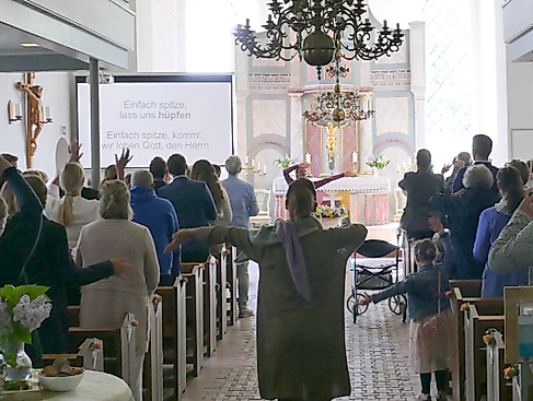 Moderner Gottesdienst "Der Vielfältige"