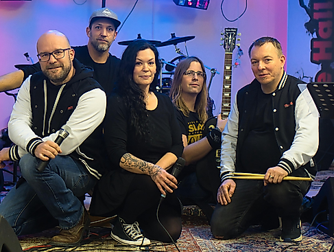 „Therme Live“ mit The Hall