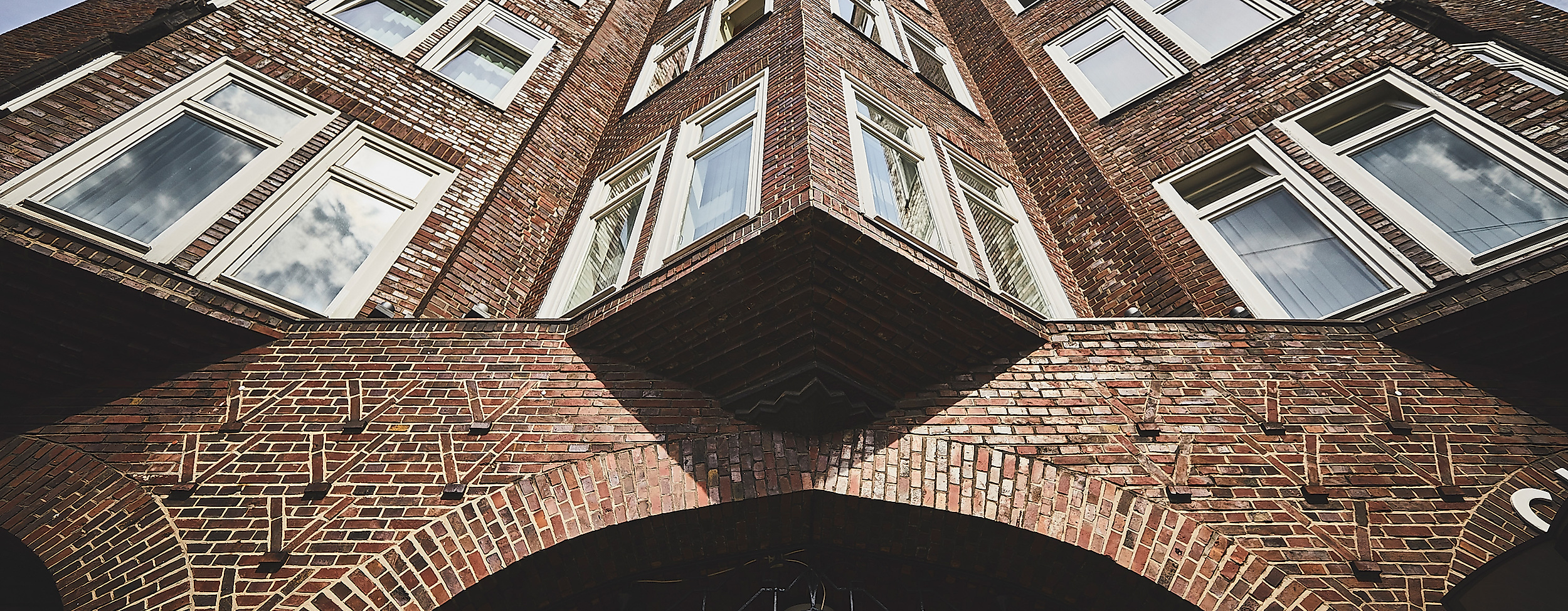 kontorhausviertel_montanhof-aussenaufnahme-details_c-julia-schwendner-2