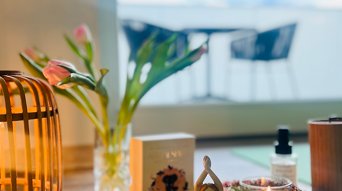 Yoga Dekoration für einen Achtsamkeitsworkshop in Haffkrug.