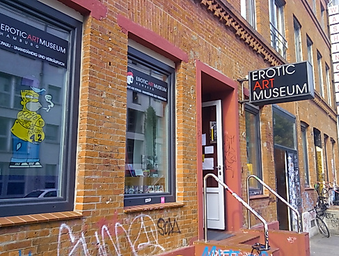 Aussenansicht des neuen Erotic Art Museum.jpg