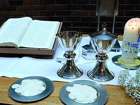 Gottesdienst mit Abendmahl und Kirchenkaffee; Pn. Dr. Bauer
