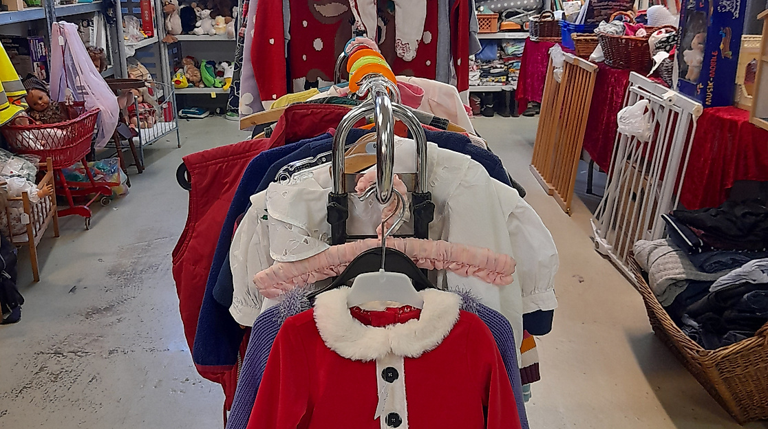 20251022_163335Kinderkleidungund Spielzeug