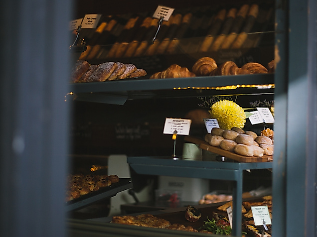 bakery_c_lana-graves_unsplash