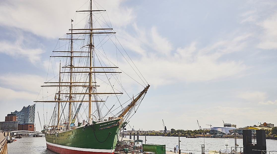 Harbour tour