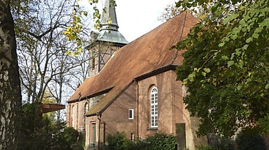 Regionaler Open-Air-Gottesdienst an der Bergstedter Kirche