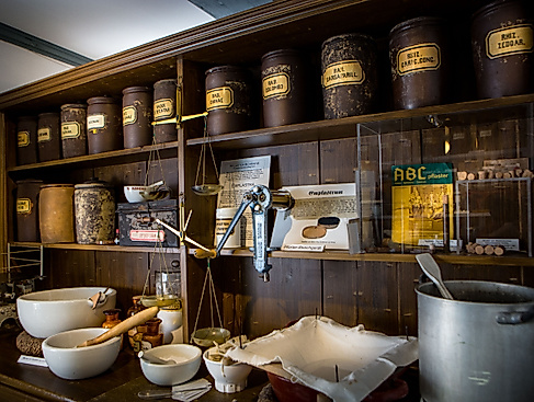 Führung durch die alte Landapotheke