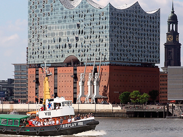 schlepper_fairplay_viii_elphi_foto_dabelstein